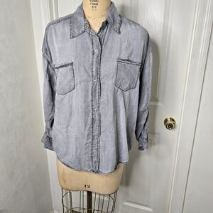 Casual Gray Mazik chambray snap front and snap sleeve womens Shirt‎ M